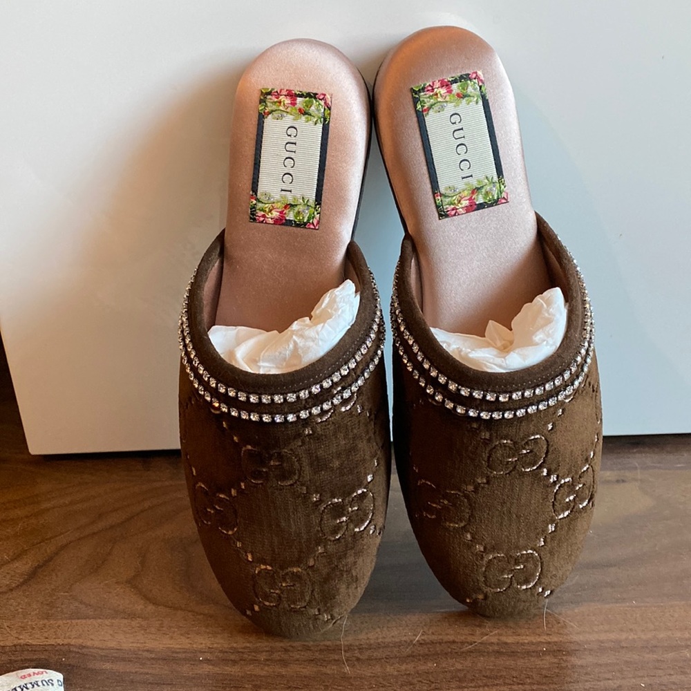 Women Gucci Suede Slipper Size 36